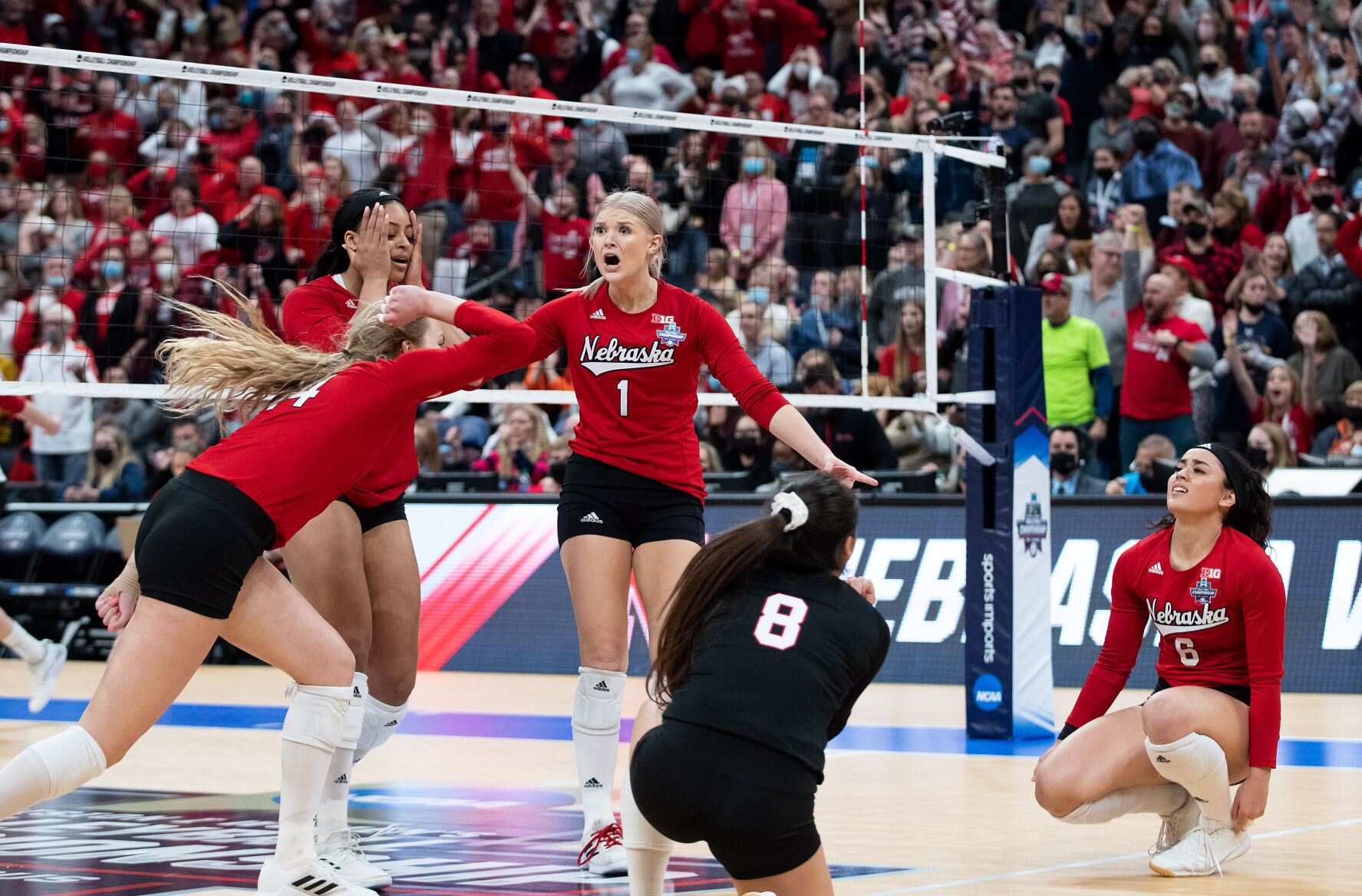 121921-owh-spo-nuvolley73.jpg